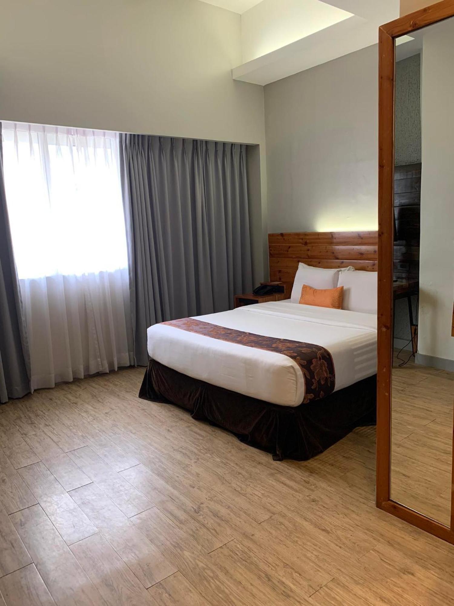 Cuarto Hotels Cebu Exterior foto
